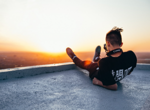 photographer shooting sunrise 摄影师拍摄日出