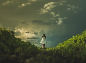 prairie woman at sunset 日落时的草原女人