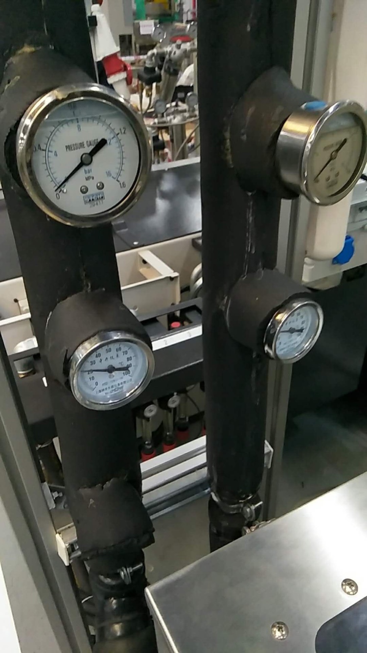 stcif防震压力表 不锈钢轴向管道安装 背接耐震液压表