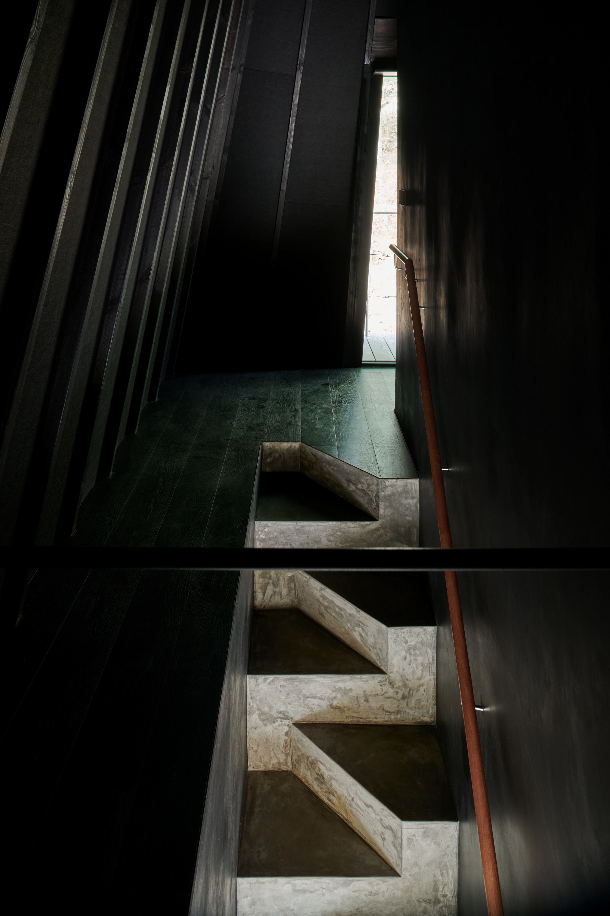 通往二层的楼梯©陈颢_stairs leading to the second floor©Chen Hao