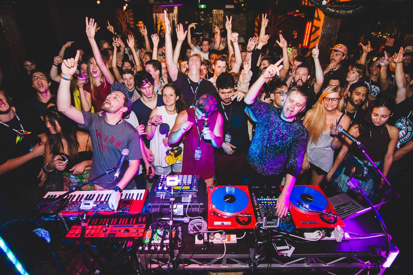 电子音乐人请注意真力和boilerroom合办的比赛了解一下